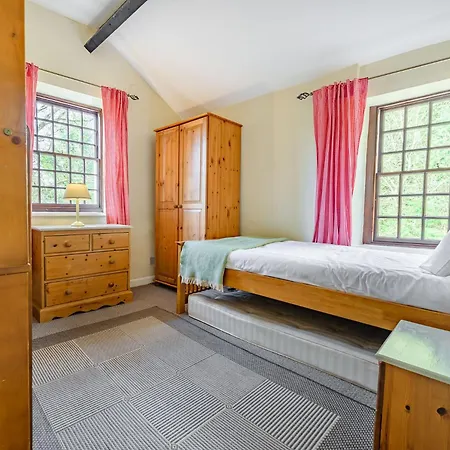 Holiday home 3 Bed In Sz065 *